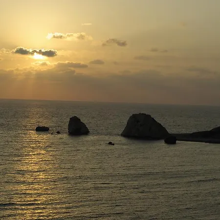 4 Bedroom Galinios With Large Private Pool, Aphrodite Hills Villa
