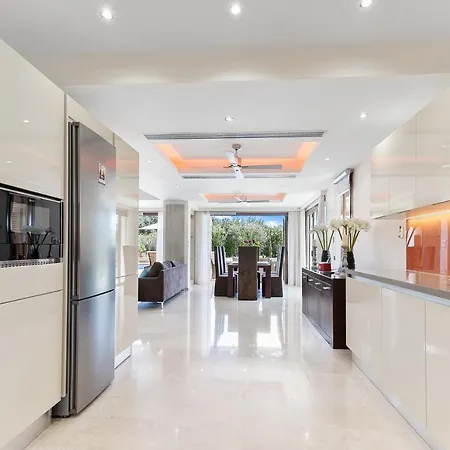 Villa 4 Bedroom Galinios With Large Private Pool, Aphrodite Hills *