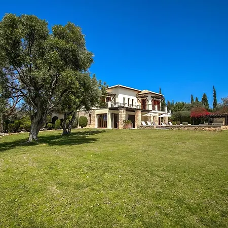 4 Bedroom Galinios With Large Private Pool, Aphrodite Hills Villa Kouklia