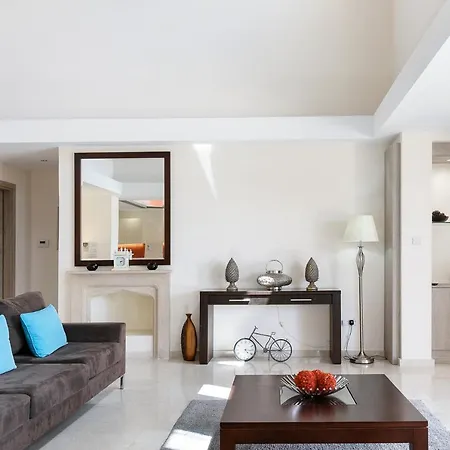 4 Bedroom Galinios With Large Private Pool, Aphrodite Hills Villa Kouklia