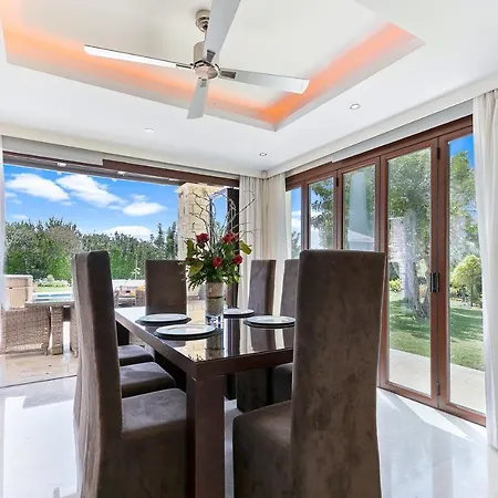 4 Bedroom Galinios With Large Private Pool, Aphrodite Hills Villa Kouklia