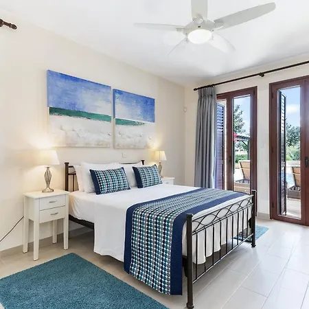 4 Bedroom Galinios With Large Private Pool, Aphrodite Hills Villa *